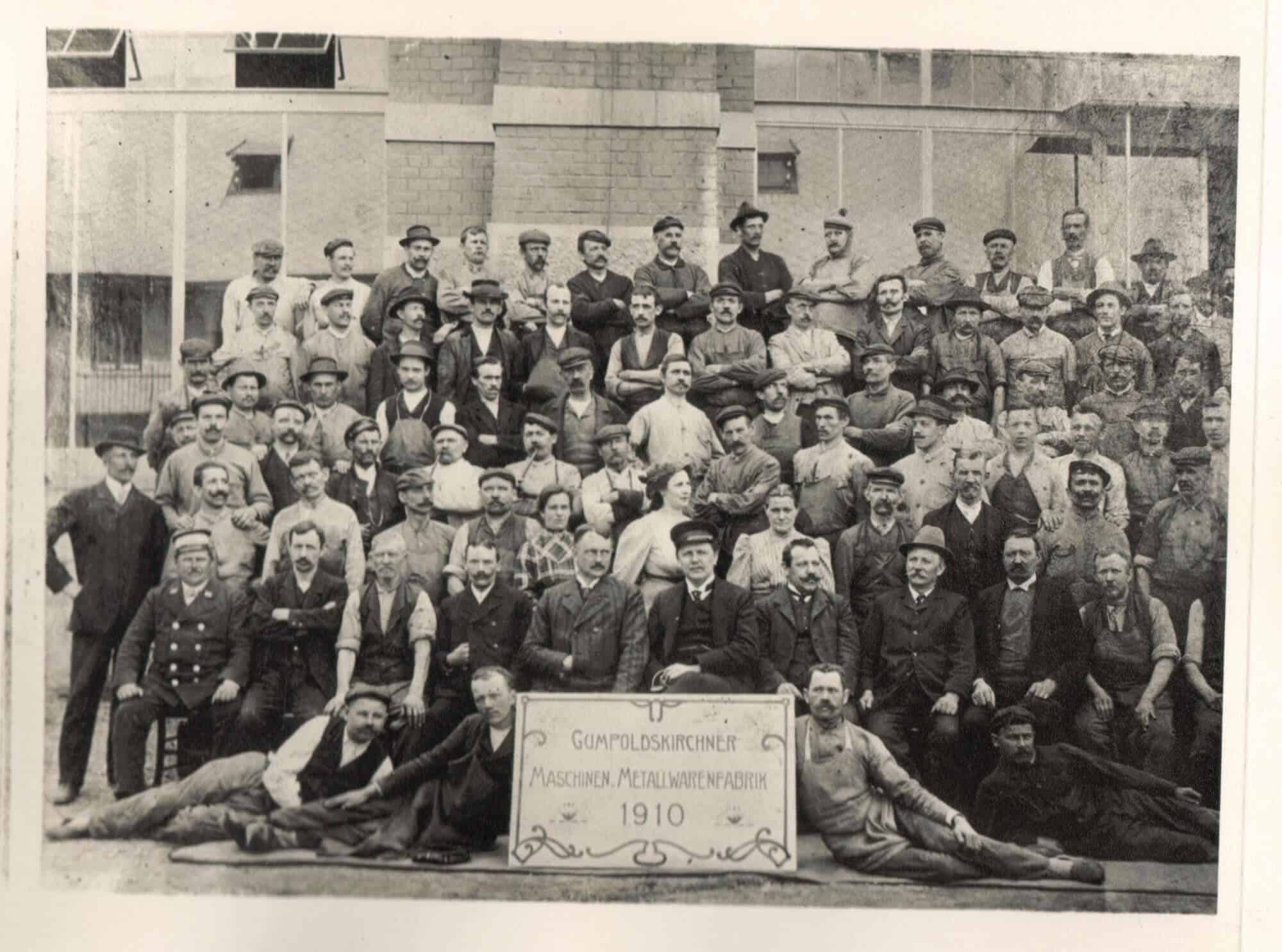 KLINGER Belegschaft im Jahr 1910